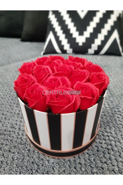 Flower box z pachnących róż mydlanych 7901