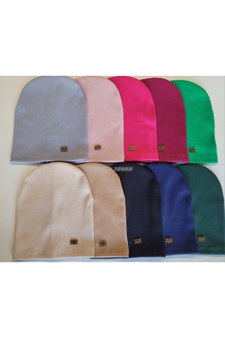 Czapki damskie 31