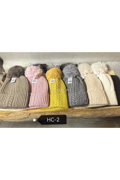 Czapki damskie 1