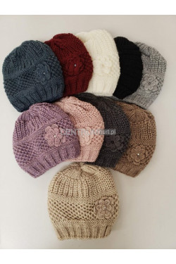 Czapki damskie 2116