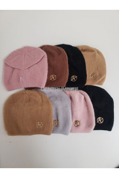 Czapki damskie 21