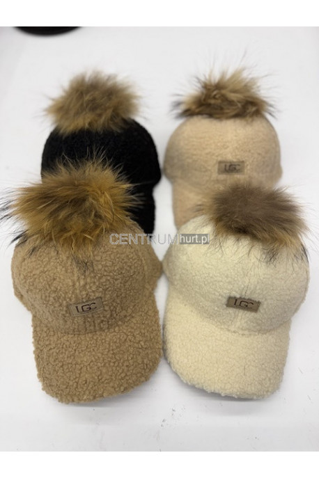 Czapki damskie z daszkiem 34