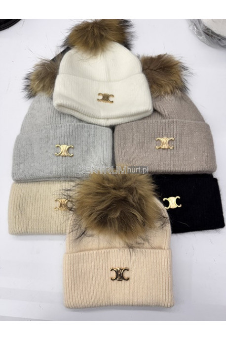 Czapki damskie 34