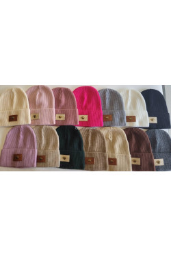 Czapki damskie 34