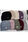 Czapki damskie 34