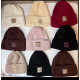 Czapki damskie 34