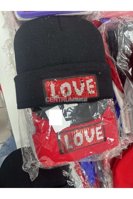 Czapki damskie 18