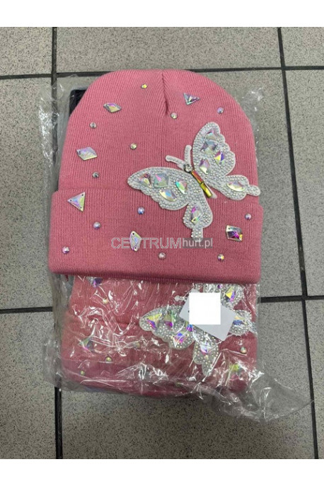 Czapki damskie 18