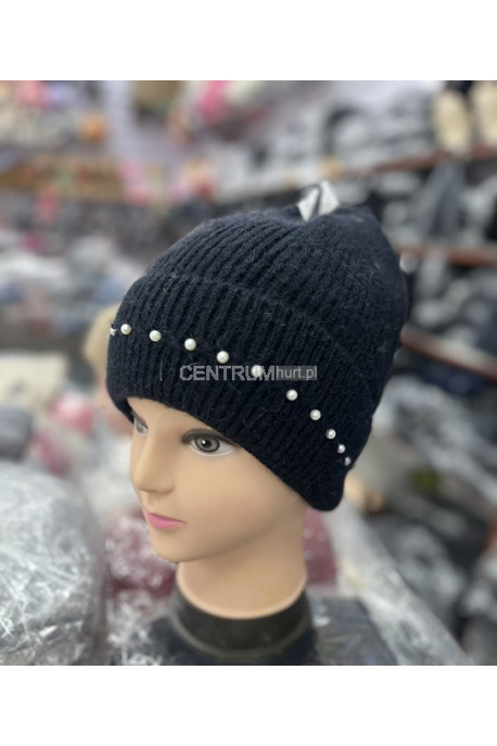 Czapki damskie 18