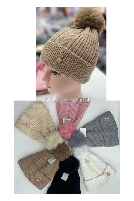 Czapki damskie 19