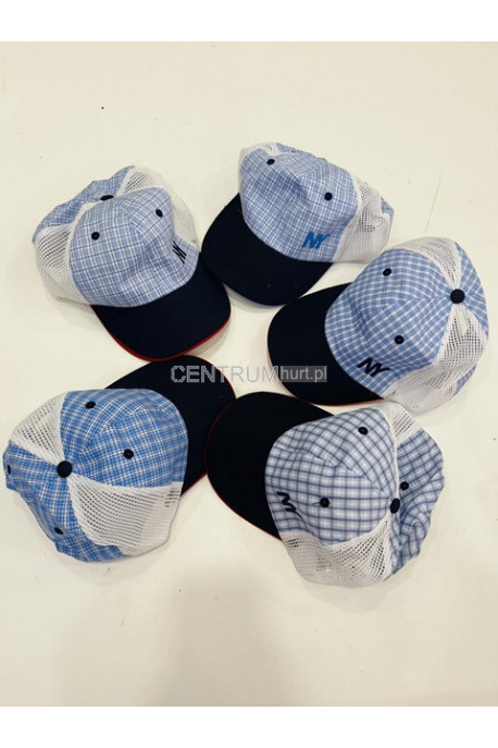 Czapki dziecięce z daszkiem 52