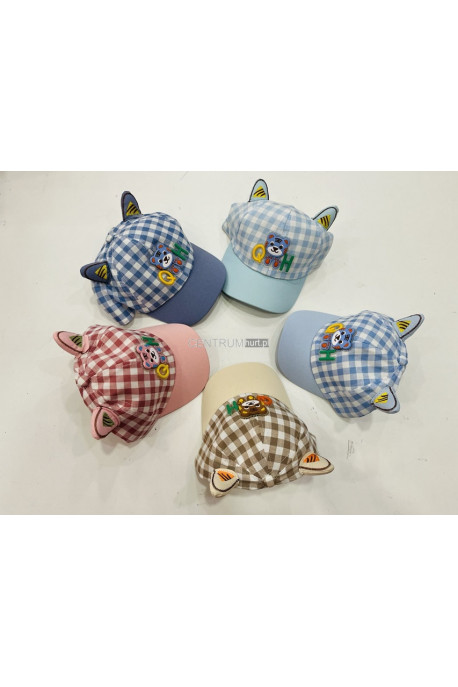 Czapki dziecięce z daszkiem 52