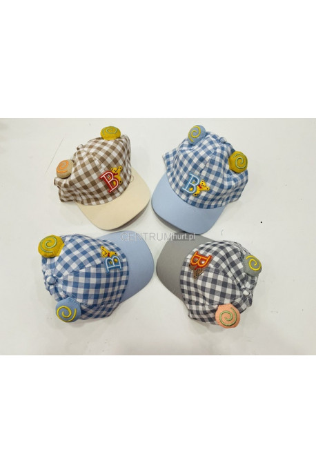 Czapki dziecięce z daszkiem 52